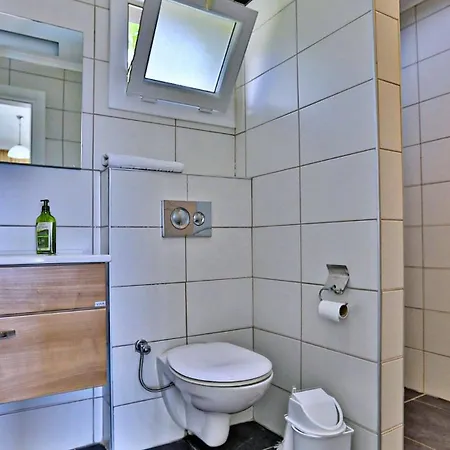 4 Bedroom With Private Pool וילה *