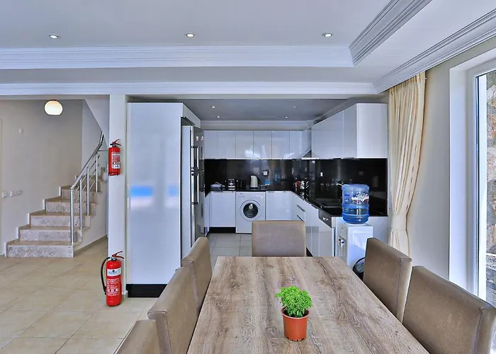 4 Bedroom With Private Pool 费特希耶