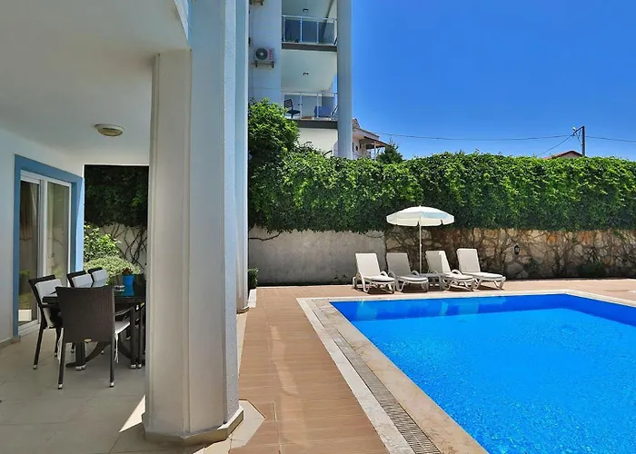 4 Bedroom With Private Pool 费特希耶