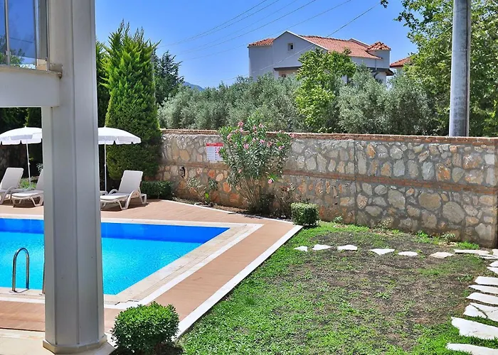 4 Bedroom With Private Pool 费特希耶