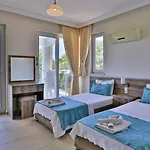 4 Bedroom With Private Pool * フェティエ