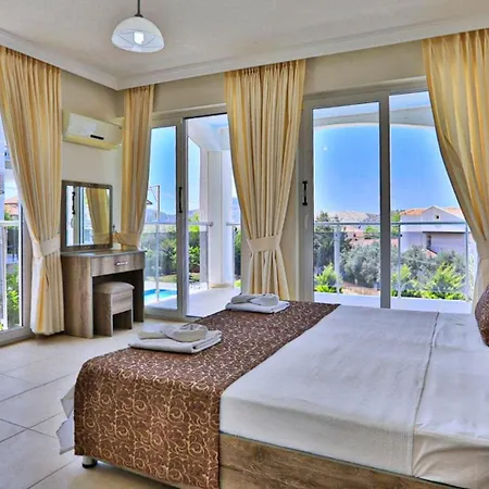 Βίλα 4 Bedroom With Private Pool *